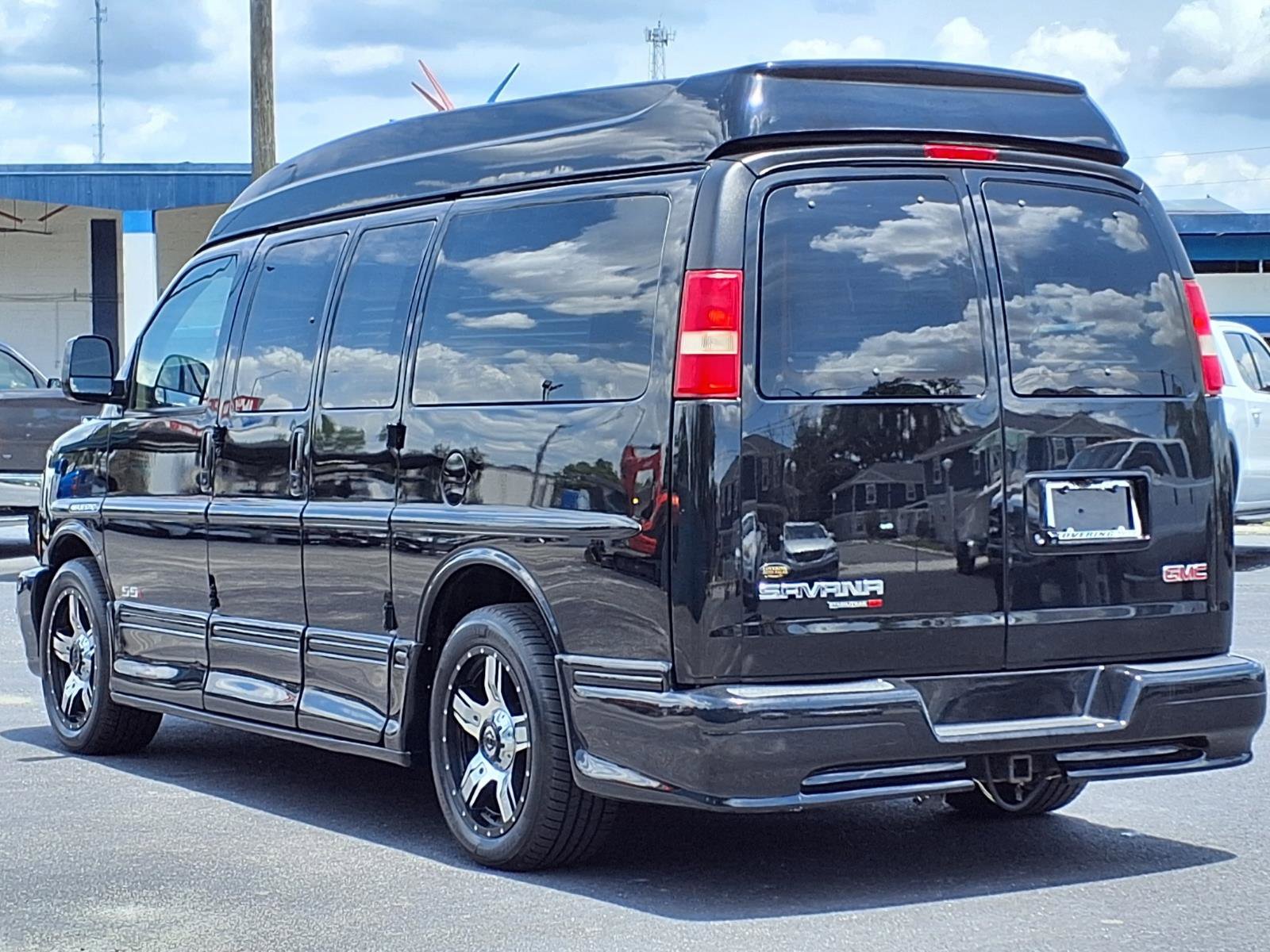 Used 2014 GMC Savana 1500 AWD image 4
