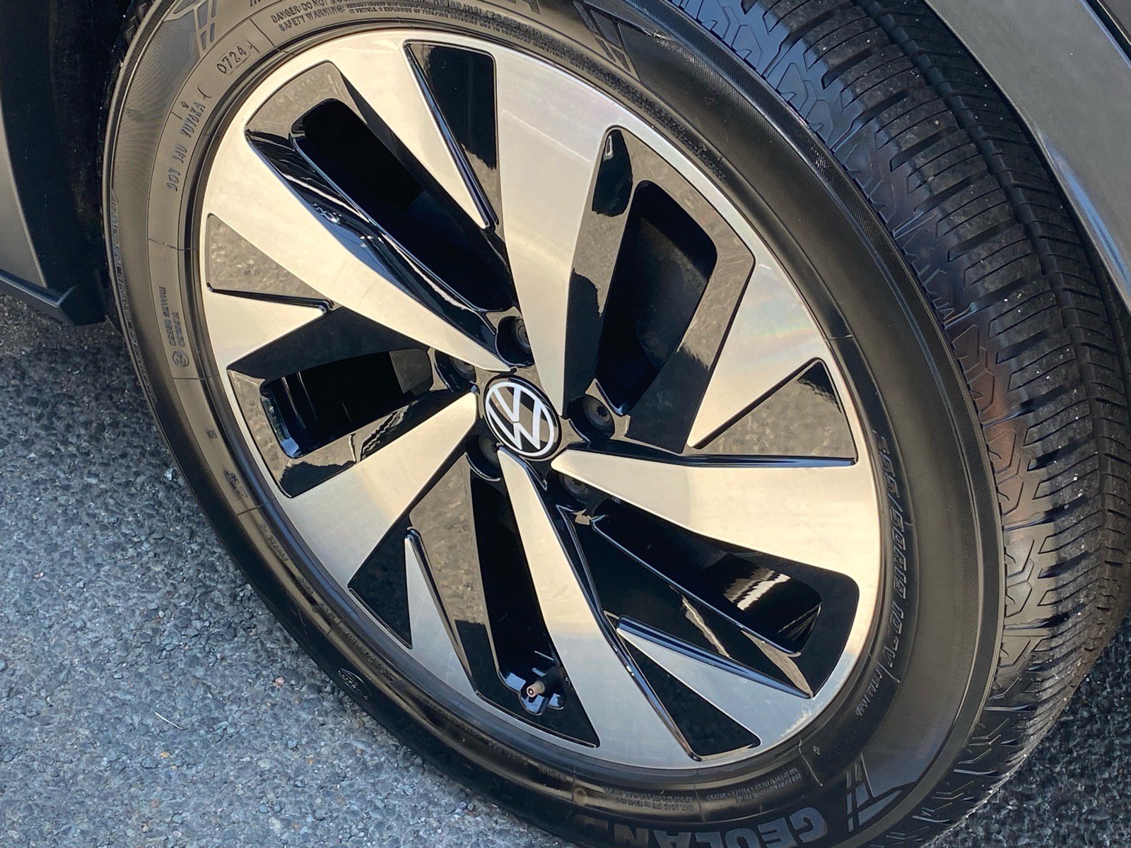 Certified 2023 Volkswagen ID.4 Pro RWD image 19