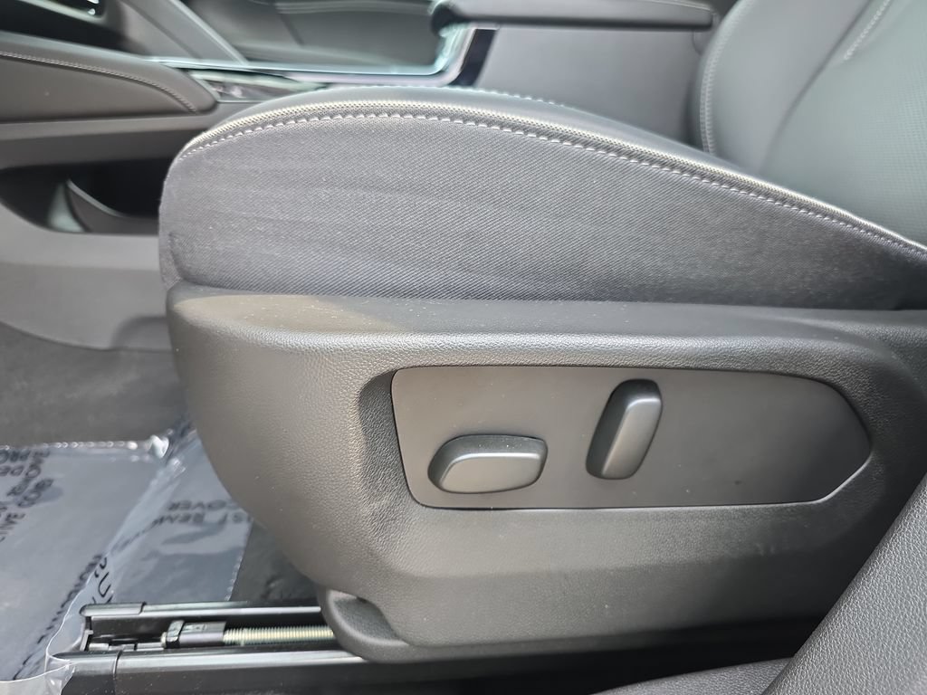 Certified 2023 Buick Envision Essence AWD/4WD image 31