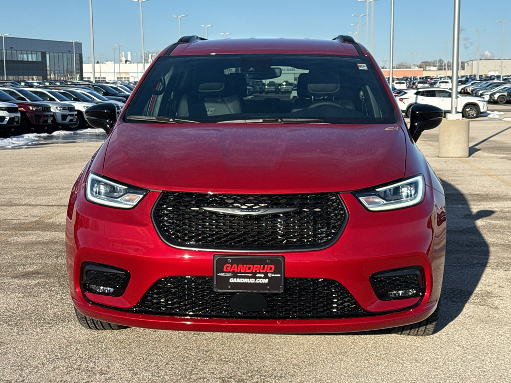 New 2026 Chrysler Pacifica Select w/ S Appearance Package FWD image 3