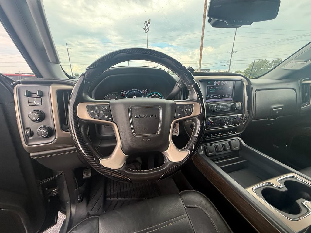 Used 2018 GMC Sierra 2500 Denali w/ Duramax Plus Package AWD/4WD image 16