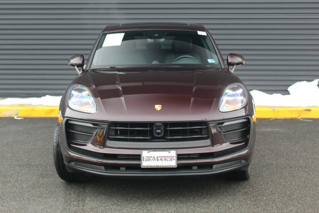 Certified 2025 Porsche Macan image 11