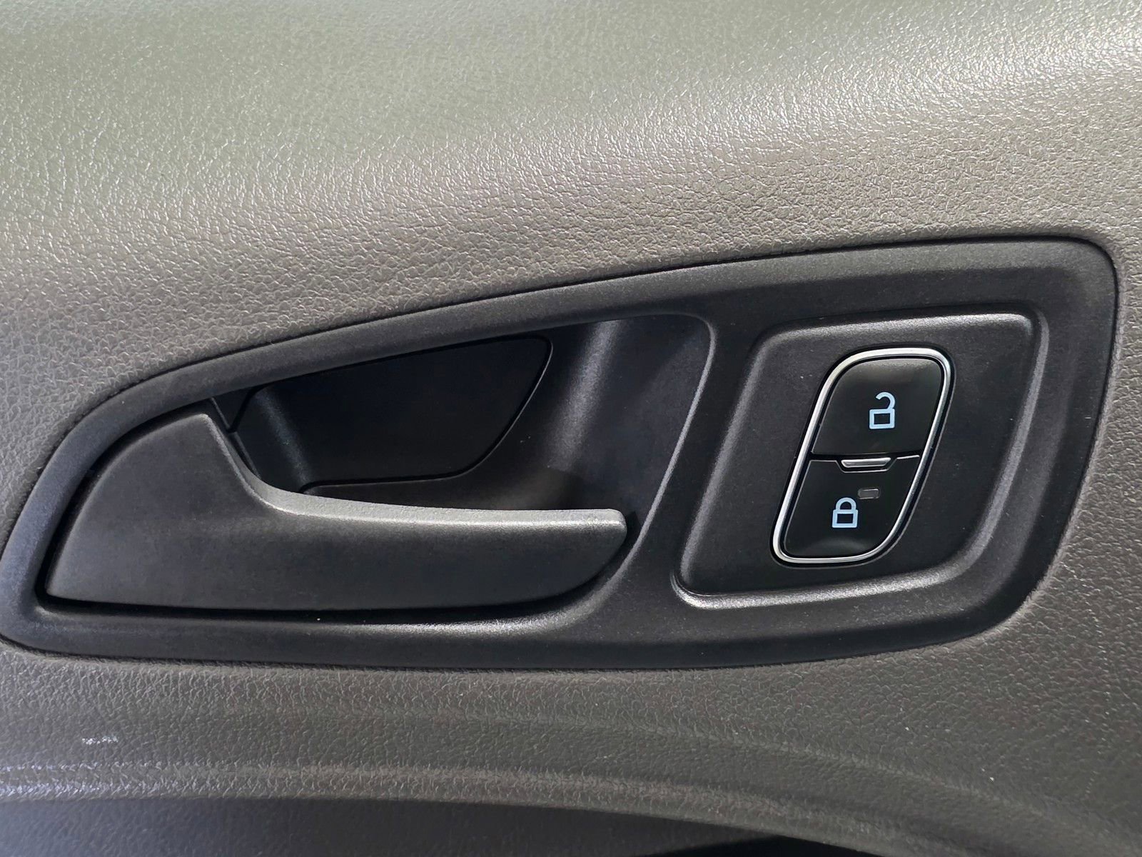 Used 2020 Ford Transit Connect XL image 24