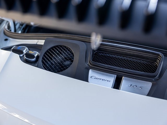 Used 2017 Porsche 911 Carrera S image 28
