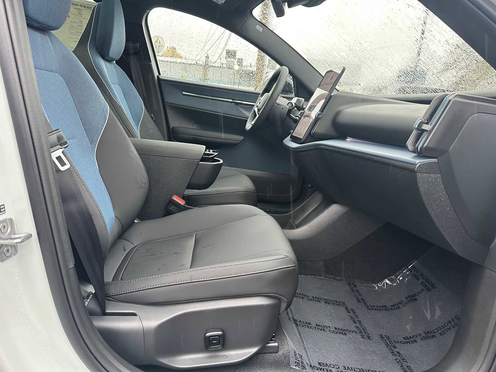 New 2026 Volvo EX30 Plus w/ Protection Package Premier AWD/4WD image 10
