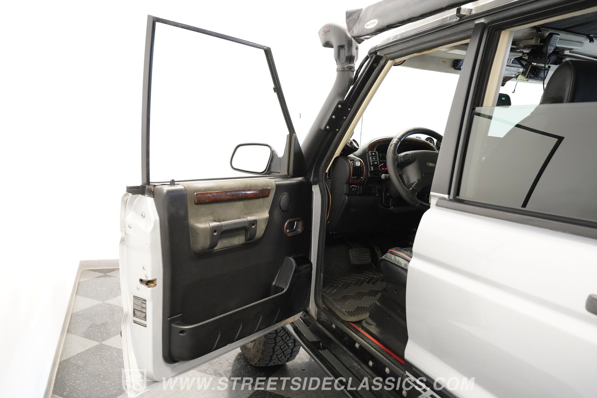 Used 2003 Land Rover Discovery SE image 36