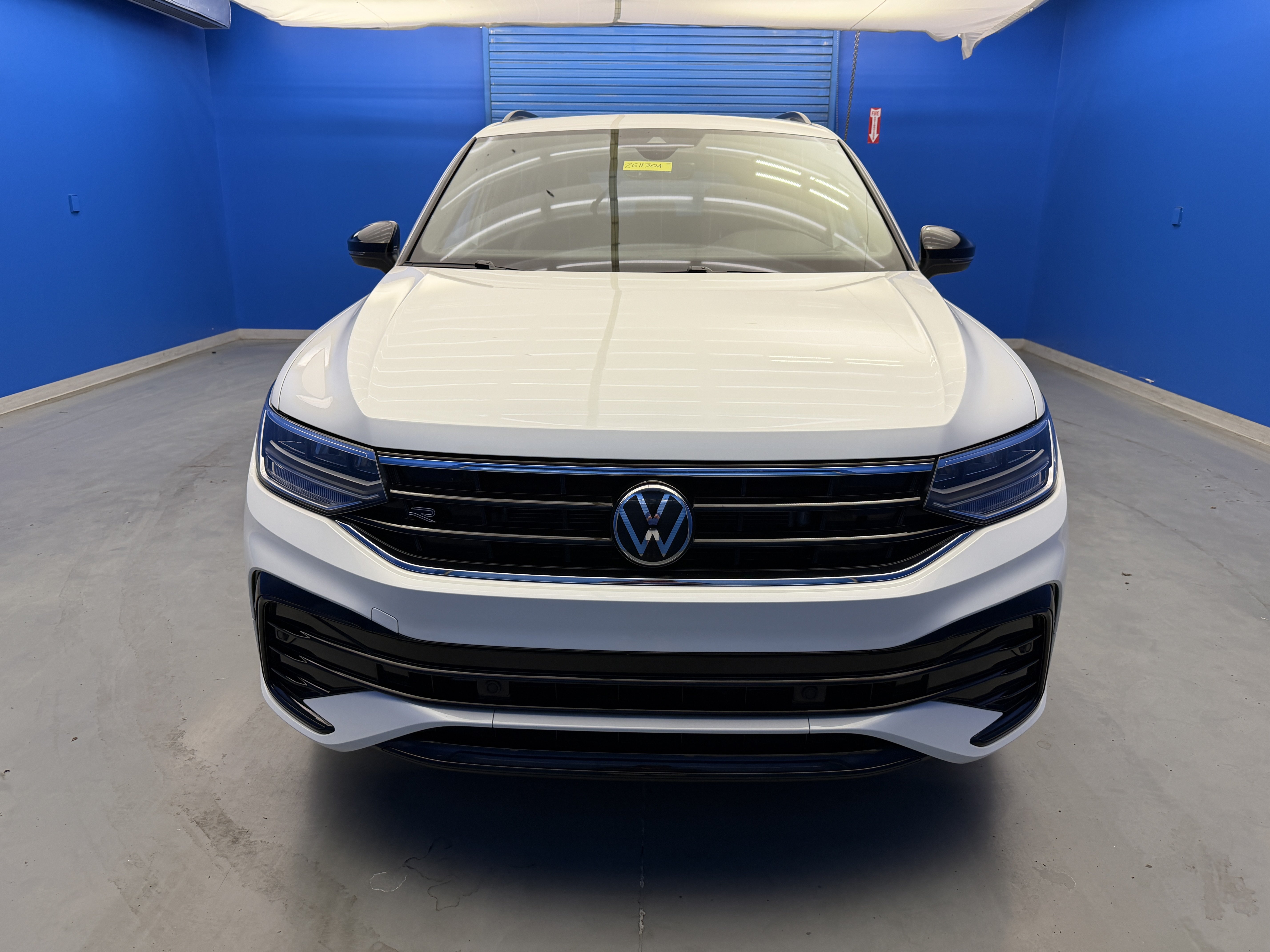 Used 2022 Volkswagen Tiguan SE R-Line AWD/4WD image 3