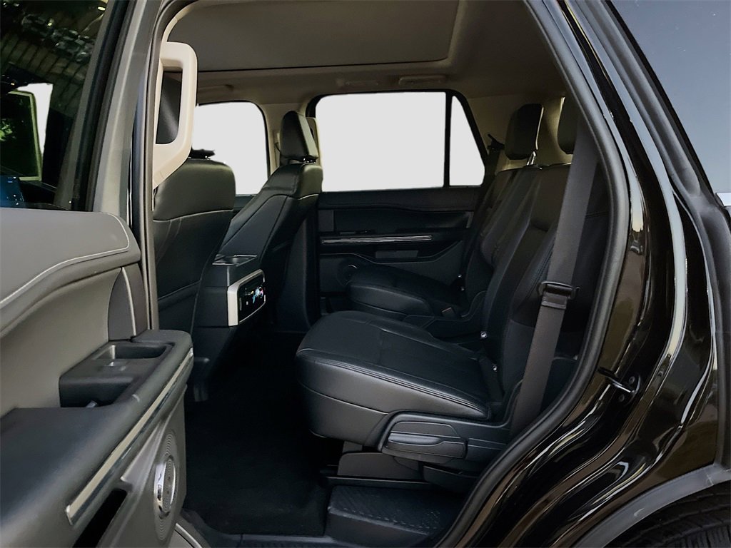 Used 2024 Ford Expedition XLT image 23