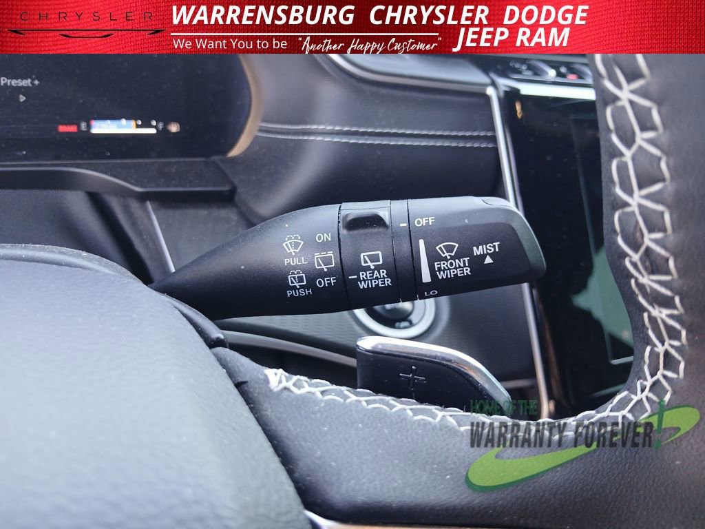 Used 2024 Jeep Grand Cherokee L Altitude image 17