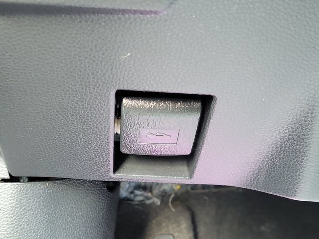 Used 2022 Toyota Corolla Cross LE w/ Moonroof Package FWD image 13