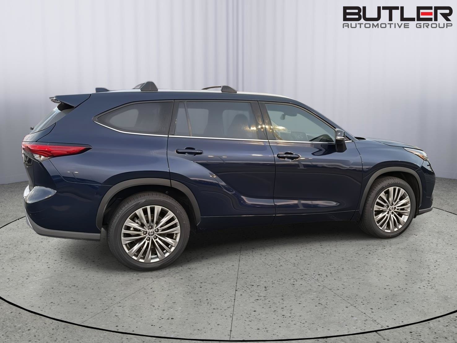 Used 2022 Toyota Highlander Platinum FWD image 7