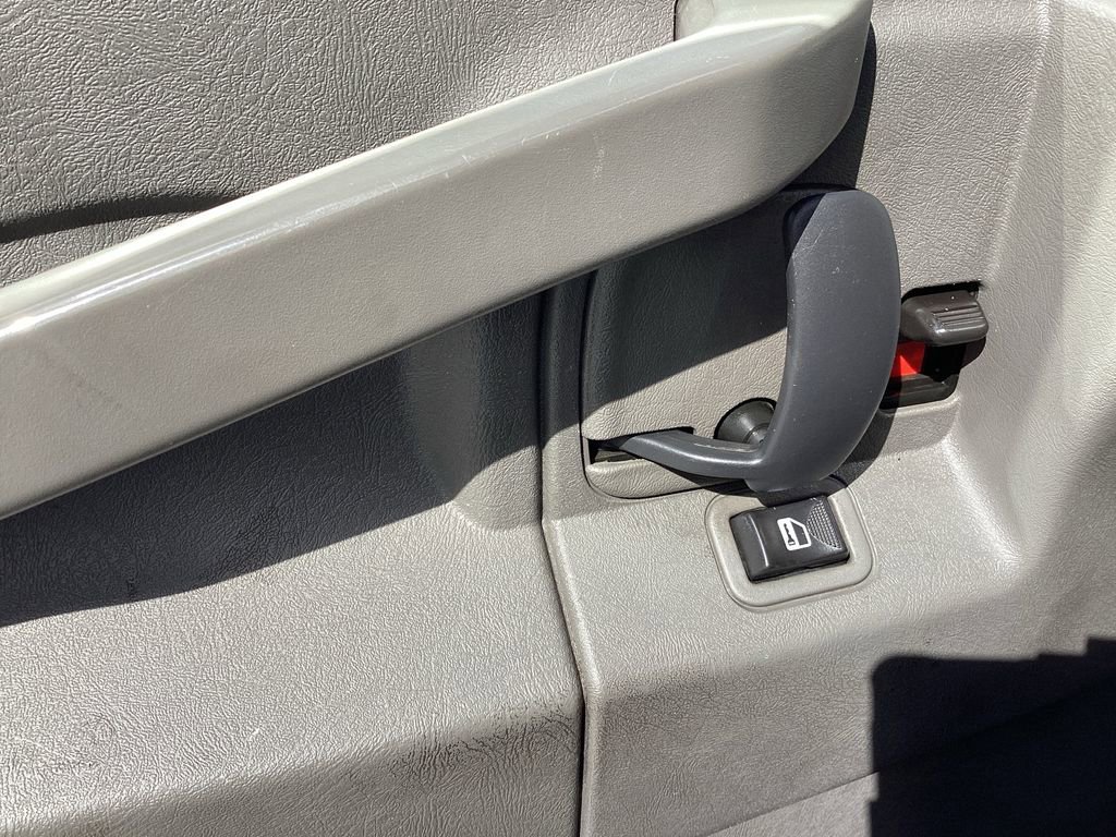 Used 2017 Chevrolet Express 2500 image 33