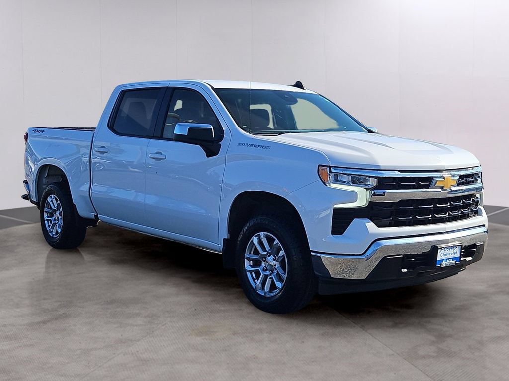 Used 2023 Chevrolet Silverado 1500 LT AWD/4WD image 3