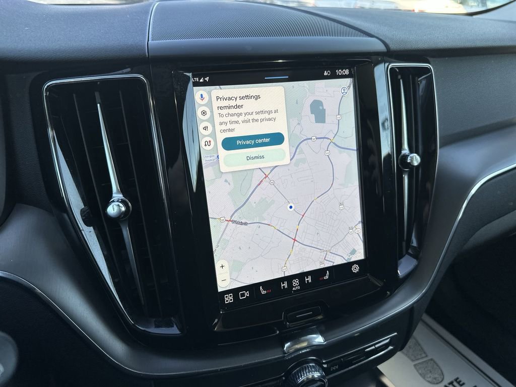 Used 2025 Volvo XC60 B5 Core image 18