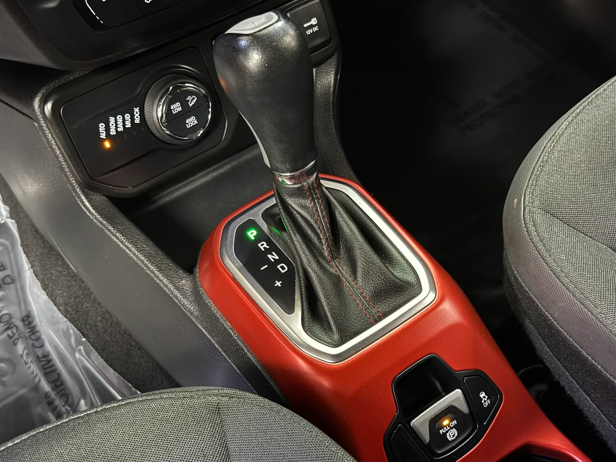 Used 2018 Jeep Renegade Trailhawk w/ UConnect 8.4 Nav Group image 26