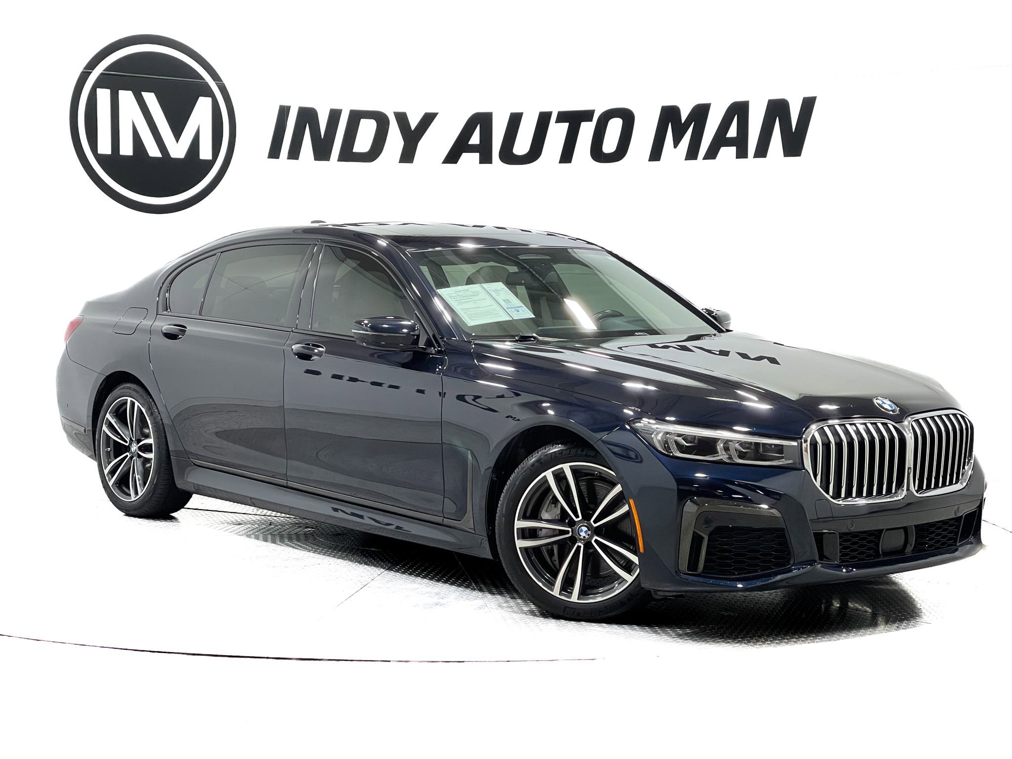 Used 2021 BMW 750i xDrive w/ Executive Package image 2
