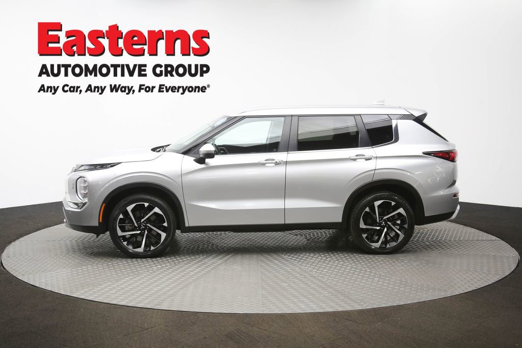 Used 2024 Mitsubishi Outlander SE image 58