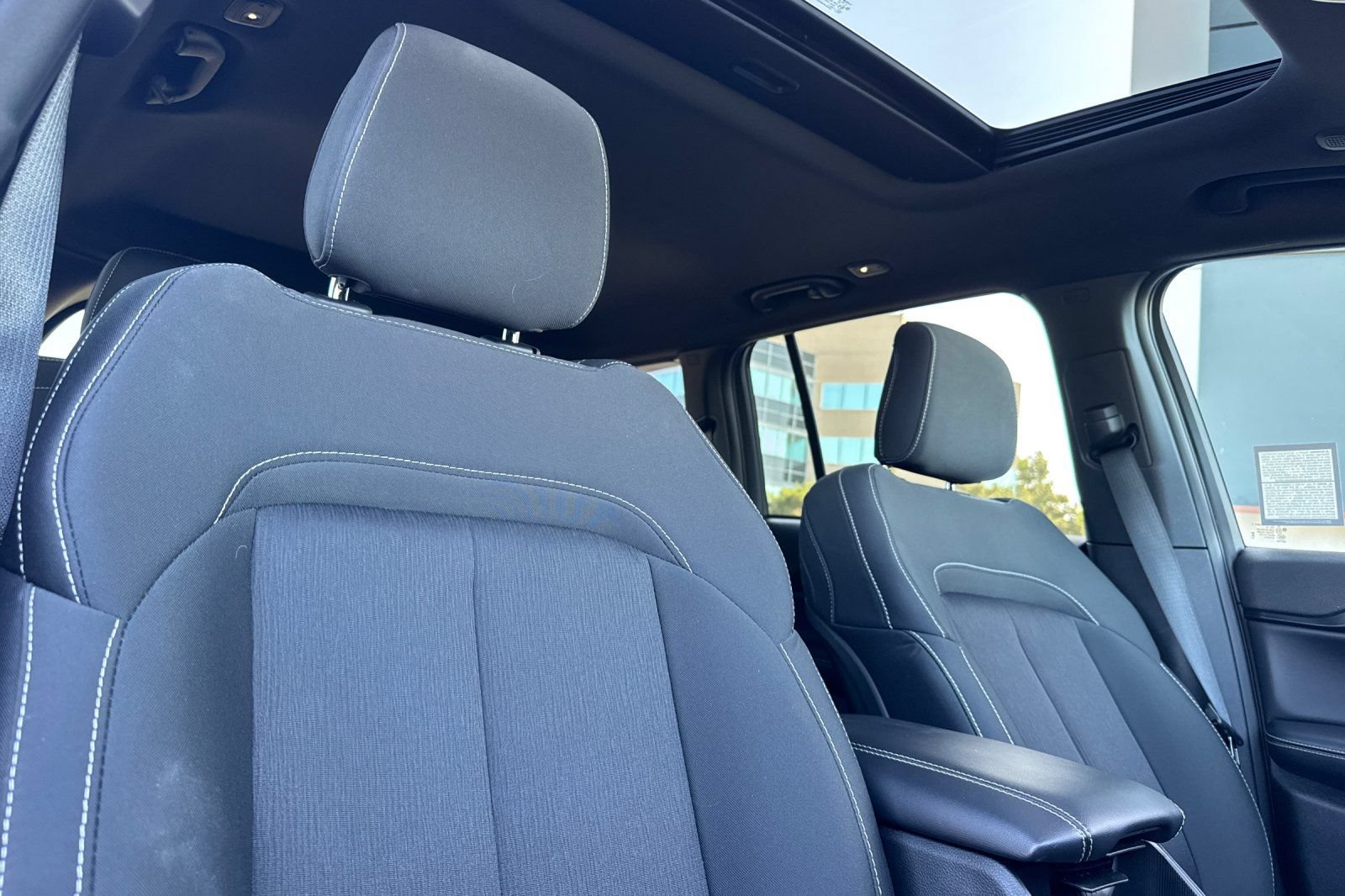 Used 2025 Jeep Grand Cherokee Laredo X w/ Luxury Tech Group I RWD image 20