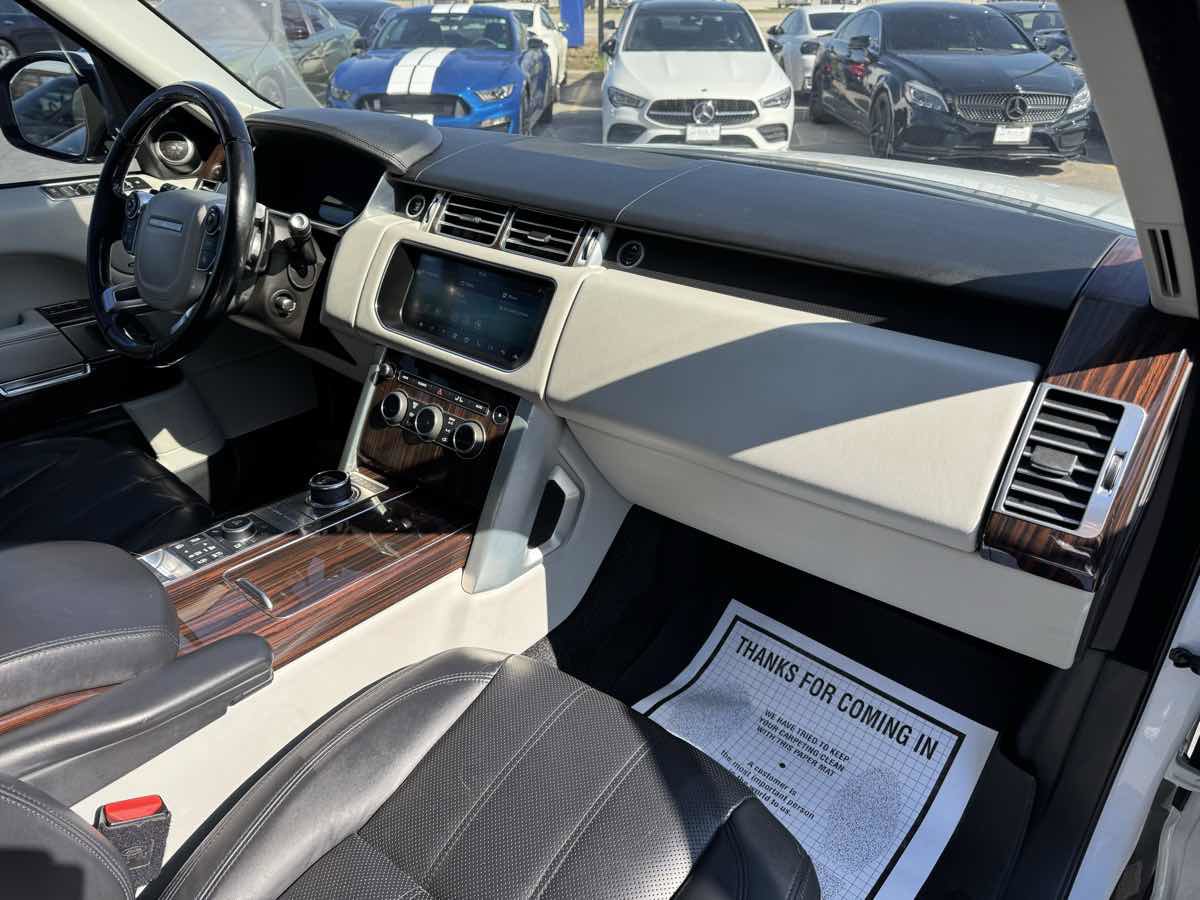 Used 2017 Land Rover Range Rover Supercharged image 32