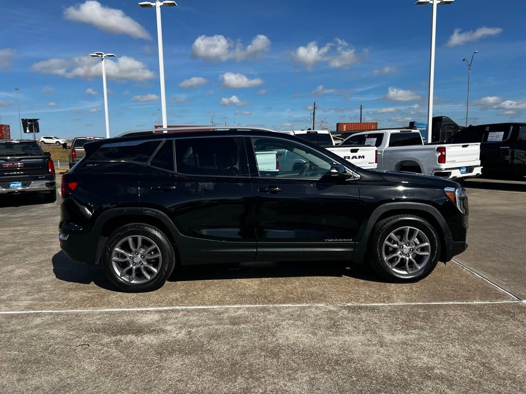 Used 2024 GMC Terrain SLT image 10
