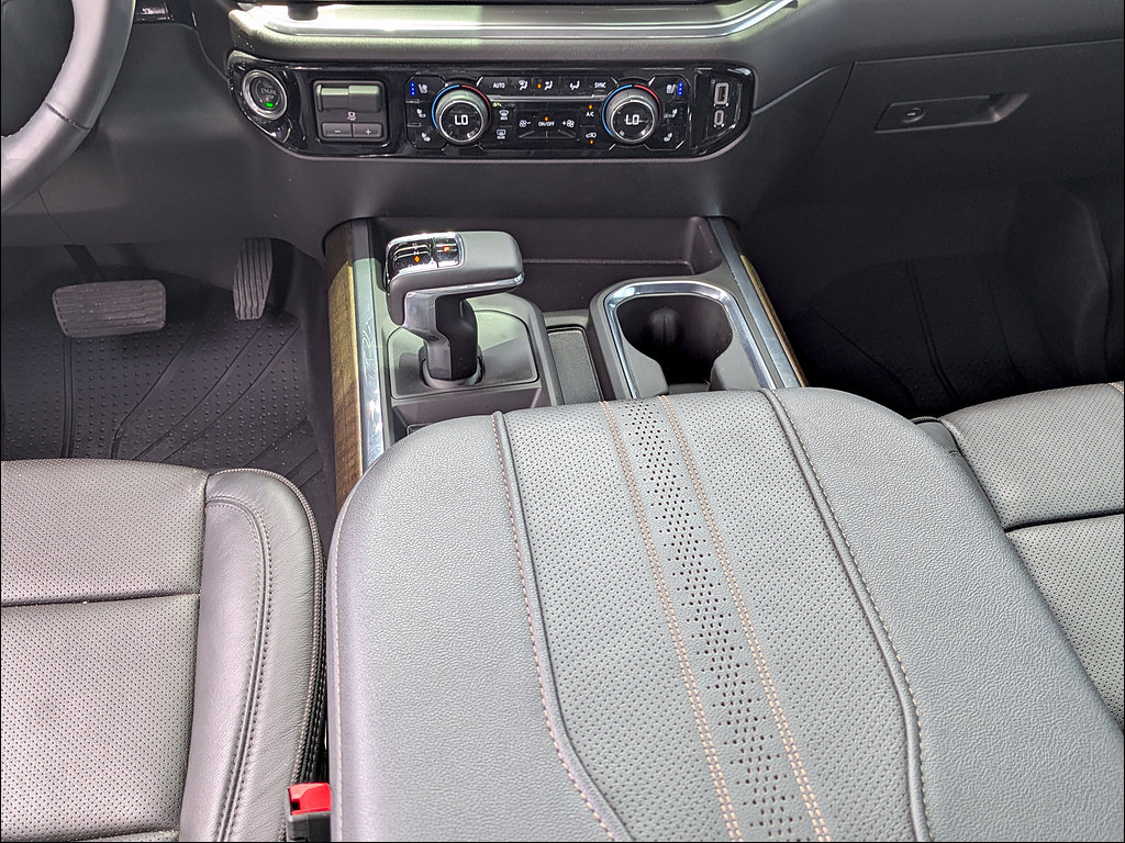 Used 2025 Chevrolet Silverado 1500 High Country w/ Midnight Edition AWD/4WD image 19