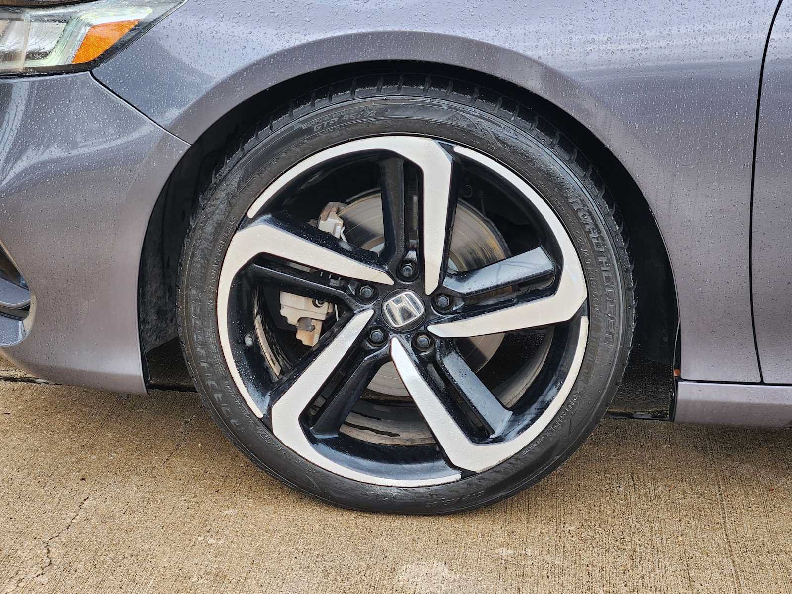 Used 2018 Honda Accord Sport image 9