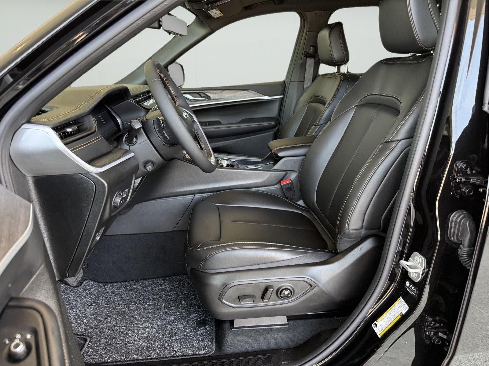 New 2026 Jeep Grand Cherokee L Limited AWD/4WD image 6