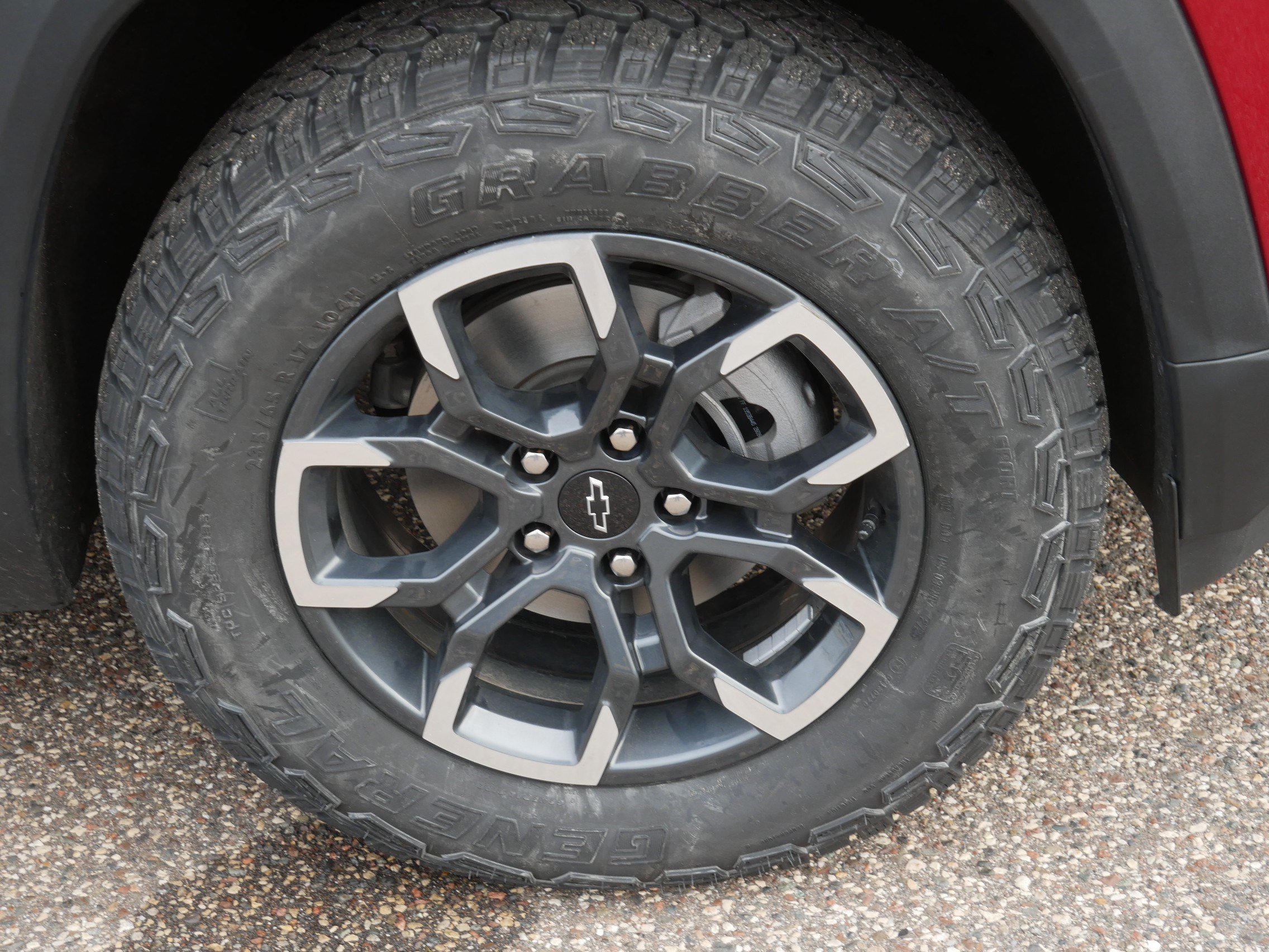 Used 2025 Chevrolet Equinox ACTIV w/ Safety and Technology Package AWD/4WD image 15
