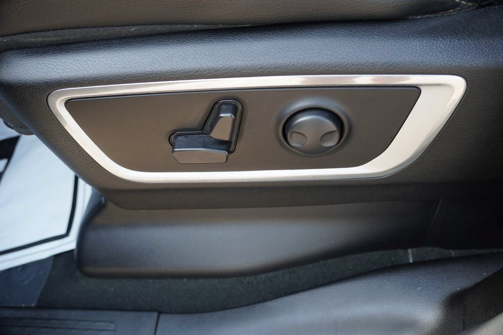 Used 2024 RAM 1500 Laramie AWD/4WD image 23