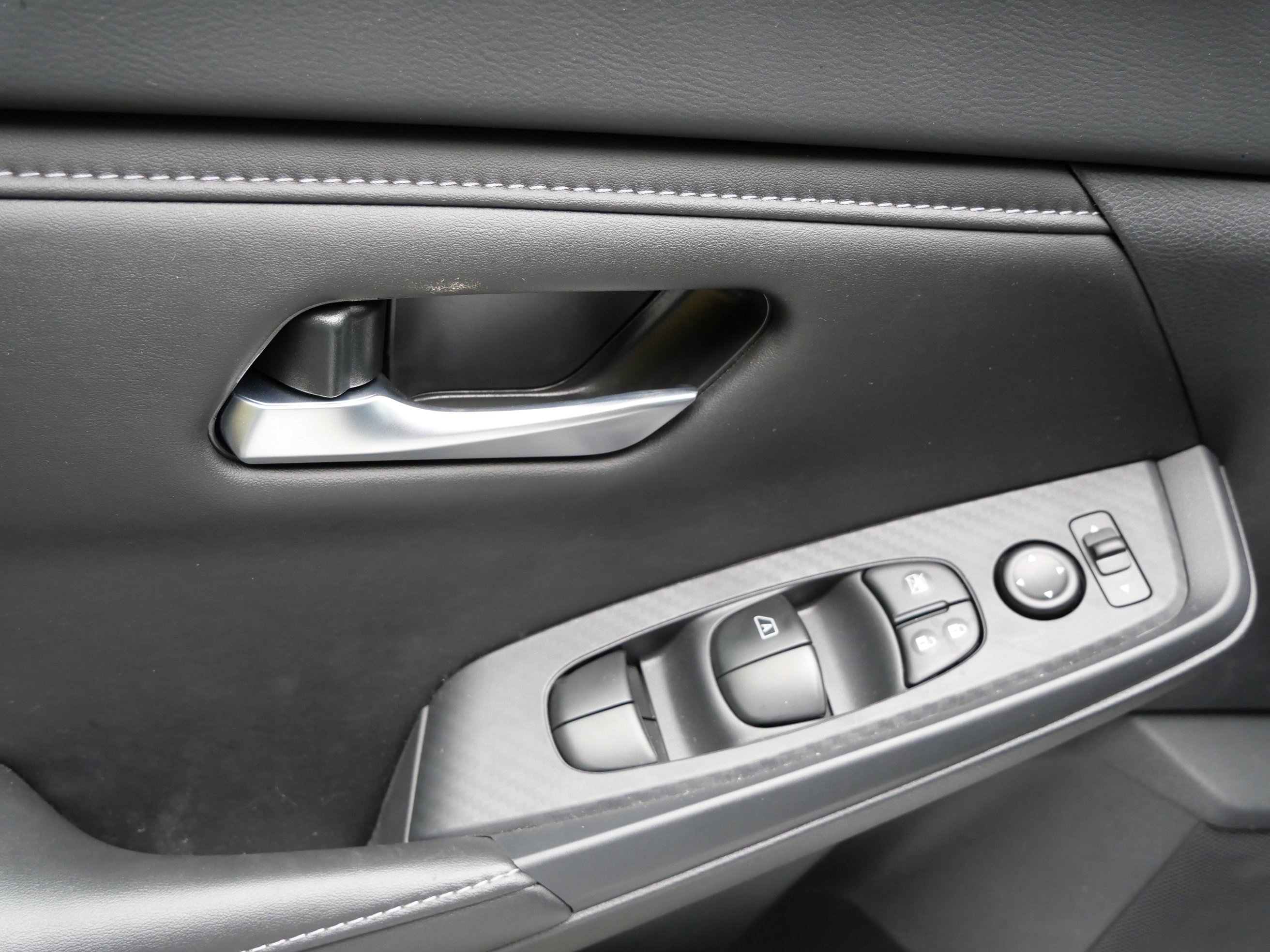 New 2025 Nissan Sentra SV image 10