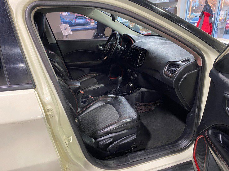 Used 2020 Jeep Compass Trailhawk image 18