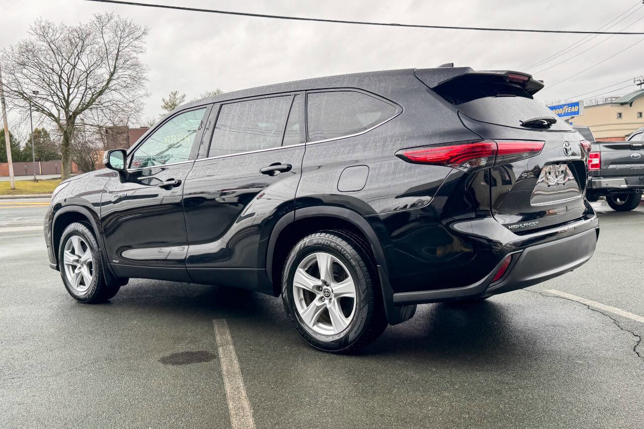 Used 2020 Toyota Highlander LE image 6