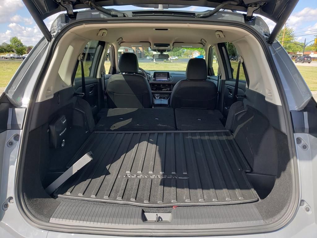 Certified 2025 Nissan Rogue SV AWD/4WD image 8