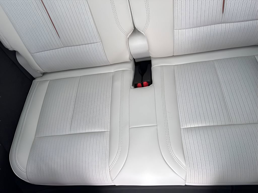 Used 2026 Cadillac Vistiq Luxury w/ LPO, Floor Liner Package image 47