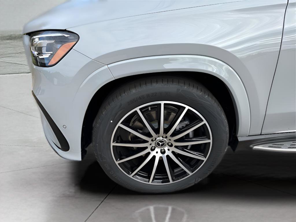 New 2026 Mercedes-Benz GLS 580 4MATIC image 9