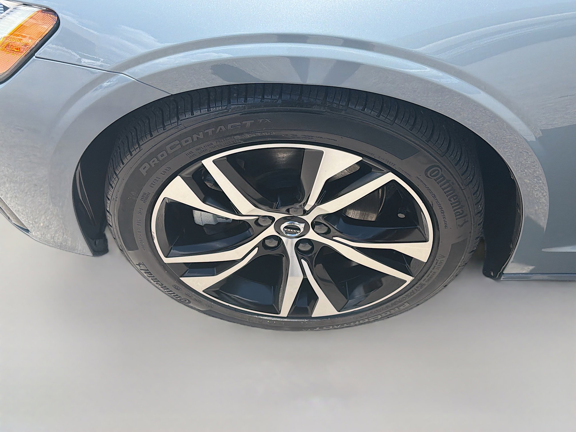 Used 2024 Volvo S60 B5 Core FWD image 35
