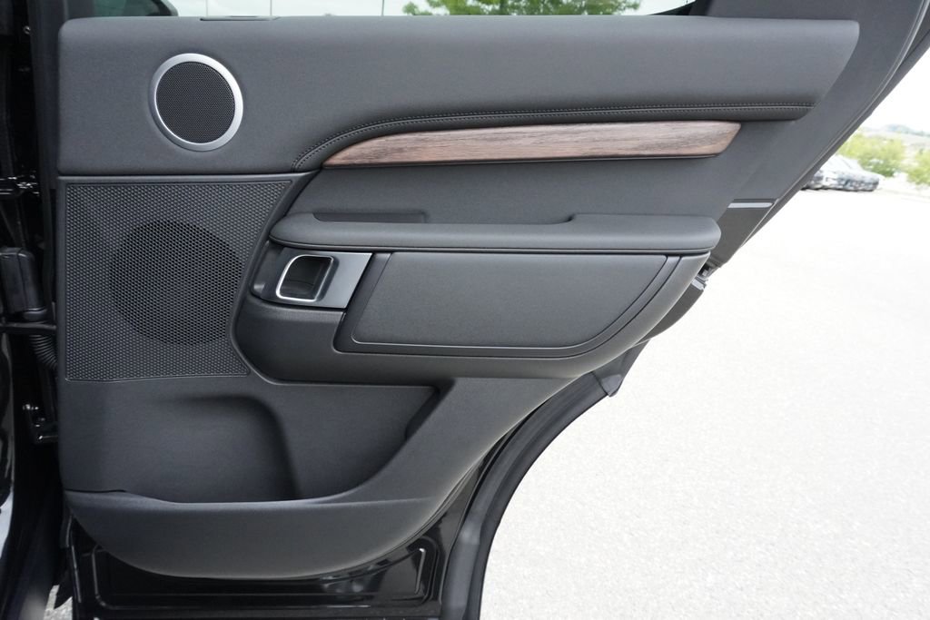 New 2026 Land Rover Discovery S AWD/4WD image 28
