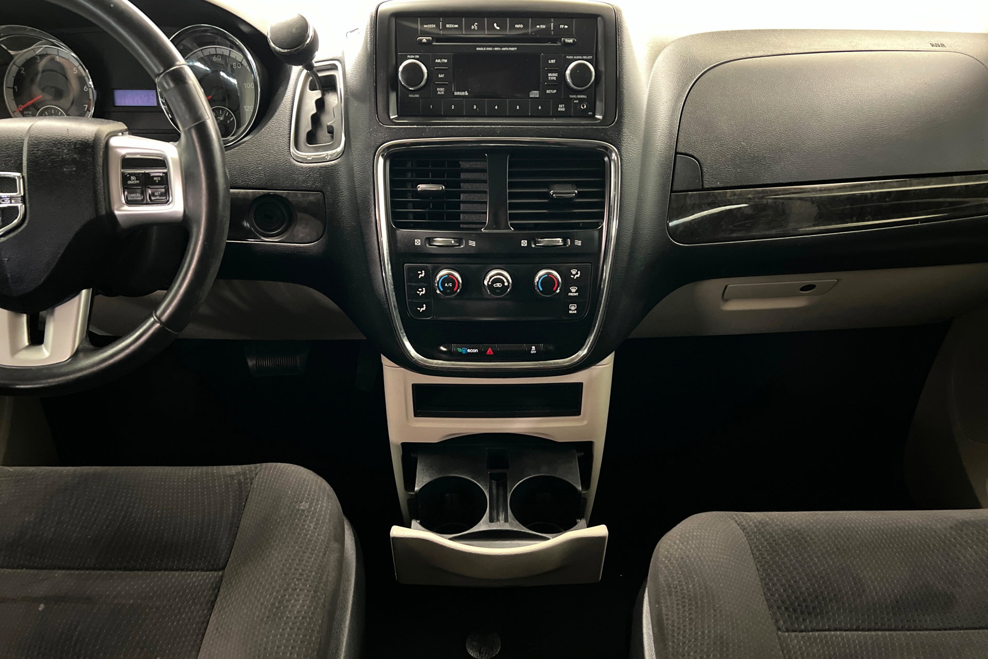 Used 2014 Dodge Grand Caravan American Value Package w/ UConnect Hands-Free Group image 13