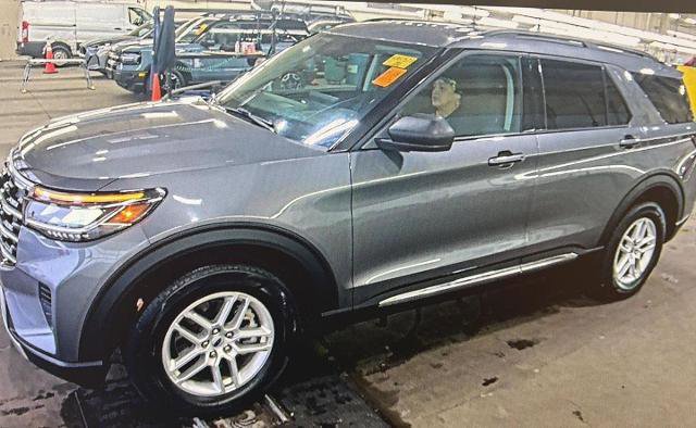 Certified 2025 Ford Explorer Active image 1