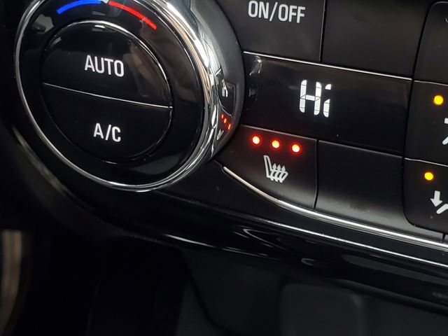 Used 2025 Chevrolet Trax LT w/ Driver Confidence Package image 24