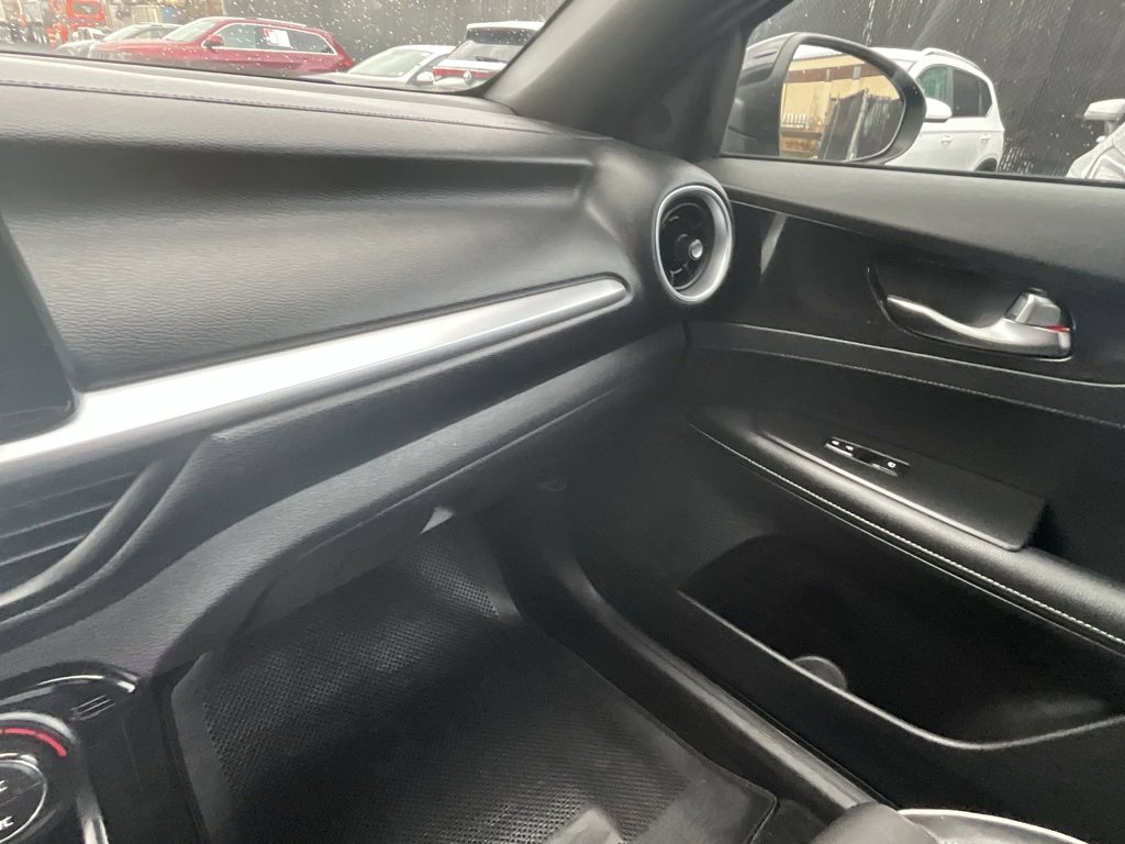 Used 2022 Kia Forte GT-Line w/ GT-Line Premium Package image 23