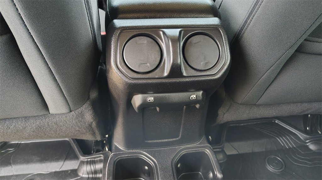 Used 2018 Jeep Wrangler Unlimited Sport S image 29
