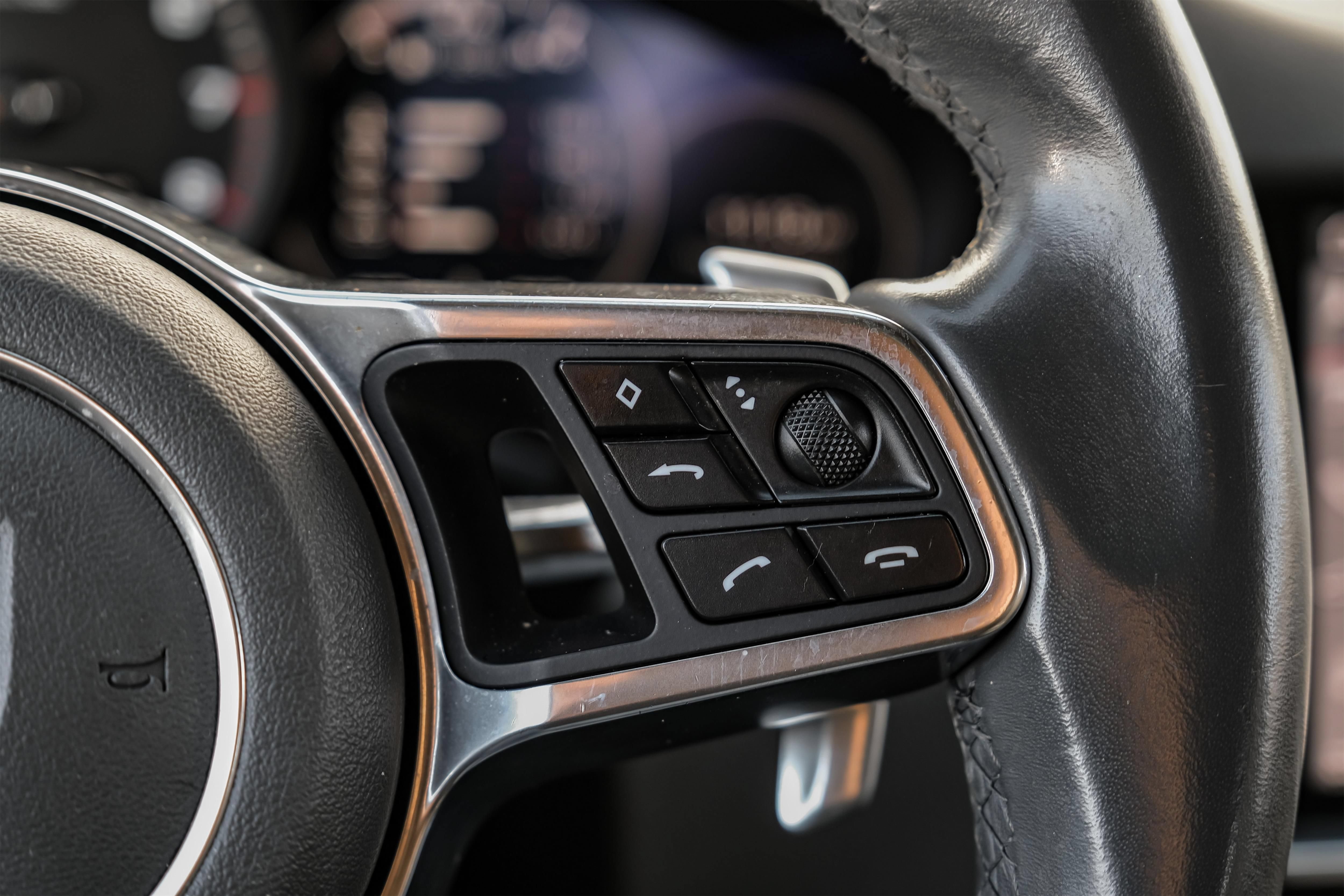 Used 2019 Porsche Cayenne AWD/4WD image 16