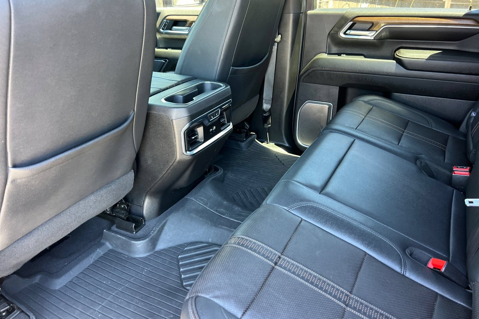 Used 2024 Chevrolet Silverado 2500 High Country AWD/4WD image 14