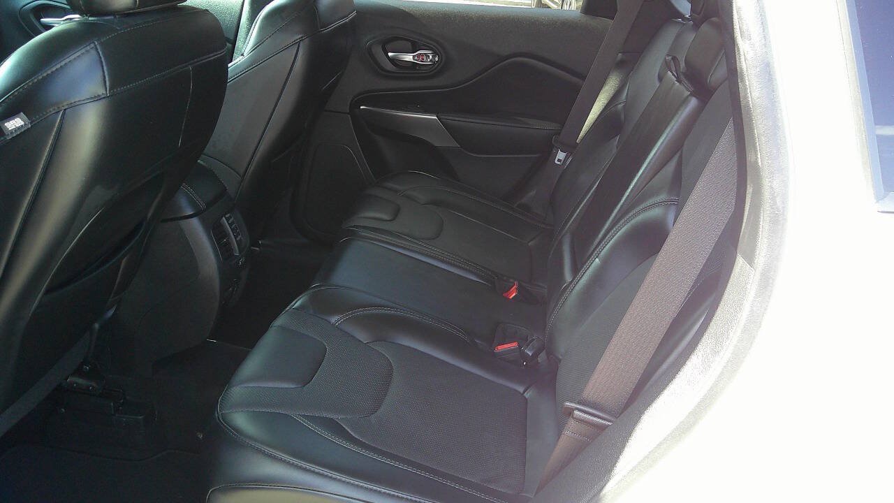 Used 2020 Jeep Cherokee Limited AWD/4WD image 14