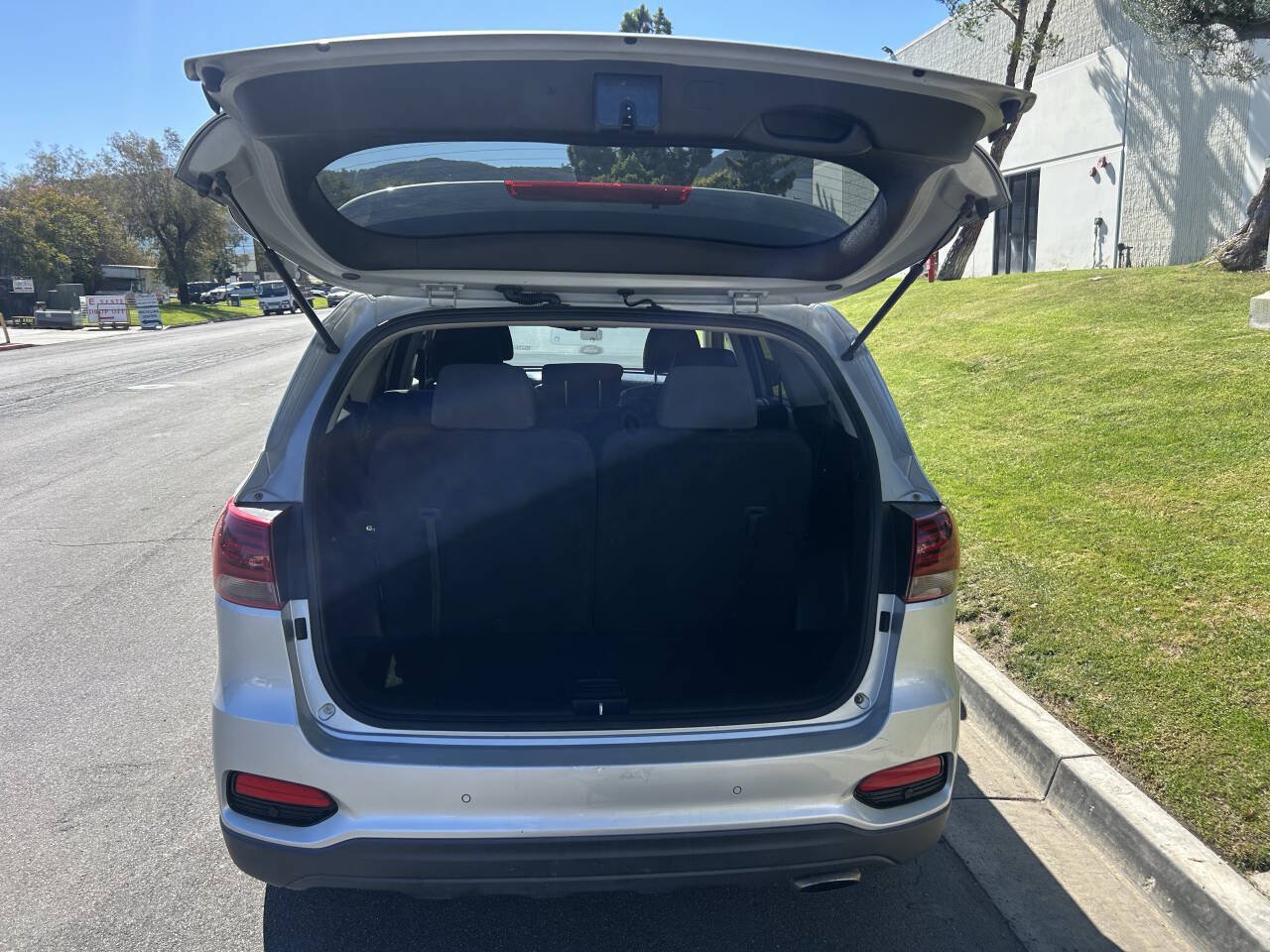 Used 2019 Kia Sorento FWD V6 w/ LX V6 Convenience Package image 9