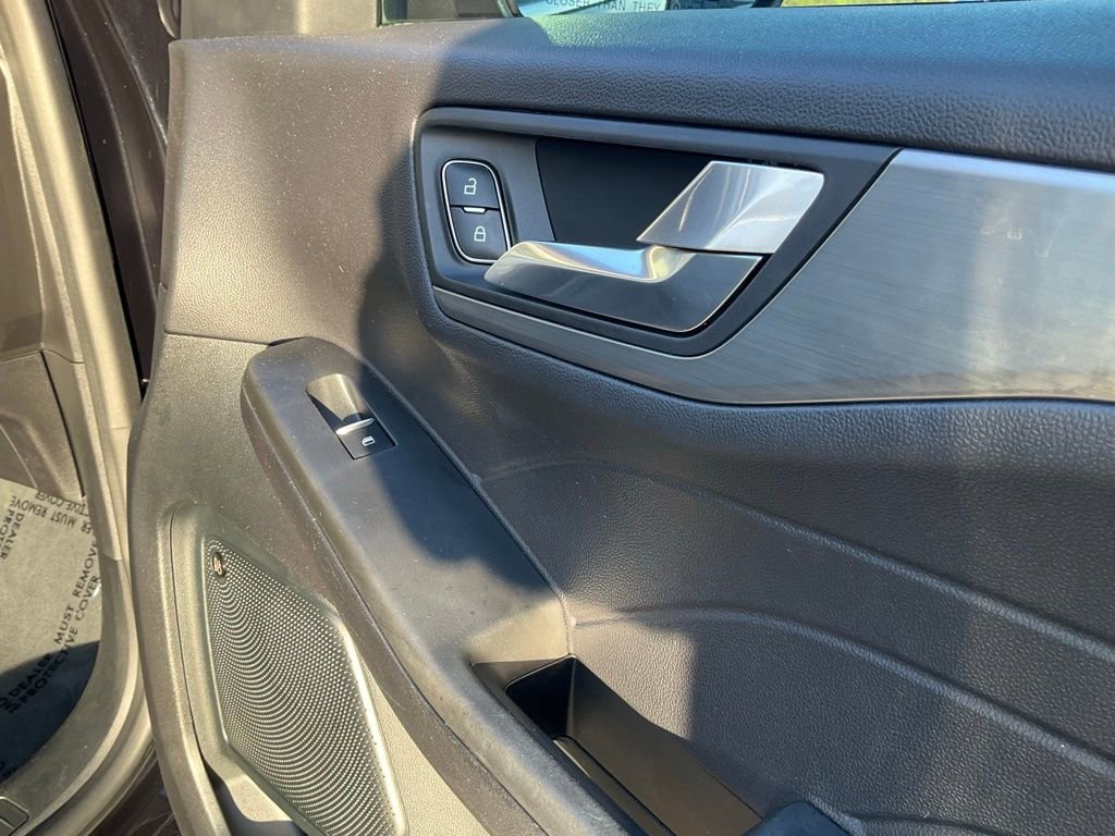 Used 2021 Ford Escape Titanium image 71