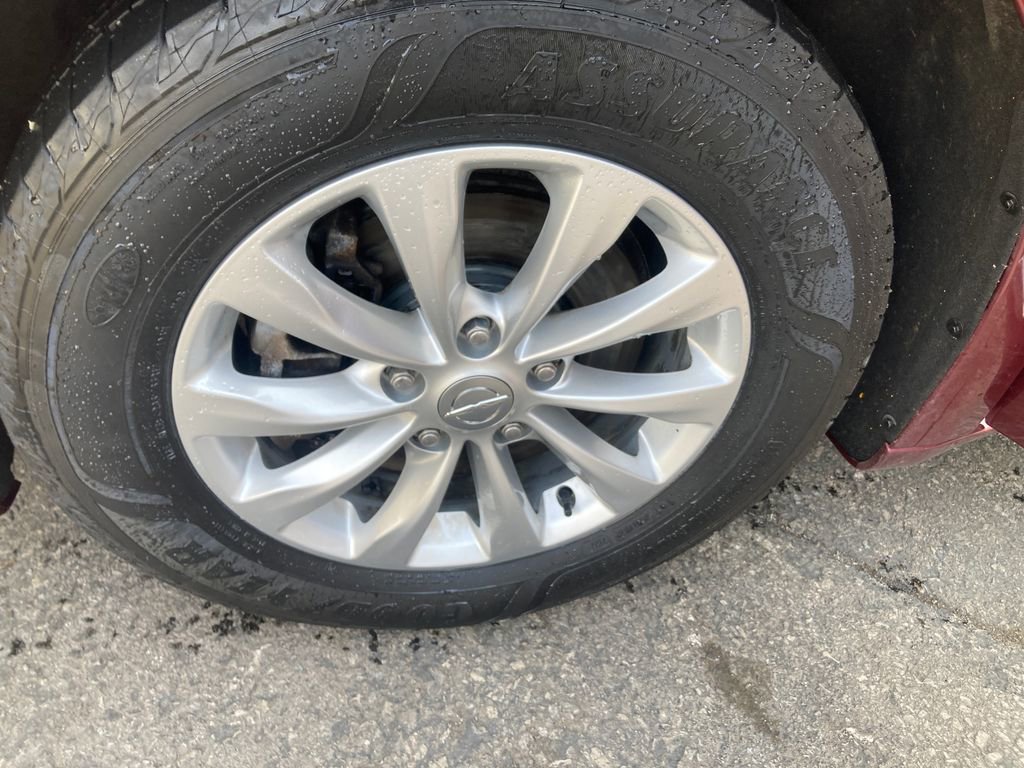 Used 2019 Chrysler Pacifica Touring-L FWD image 31