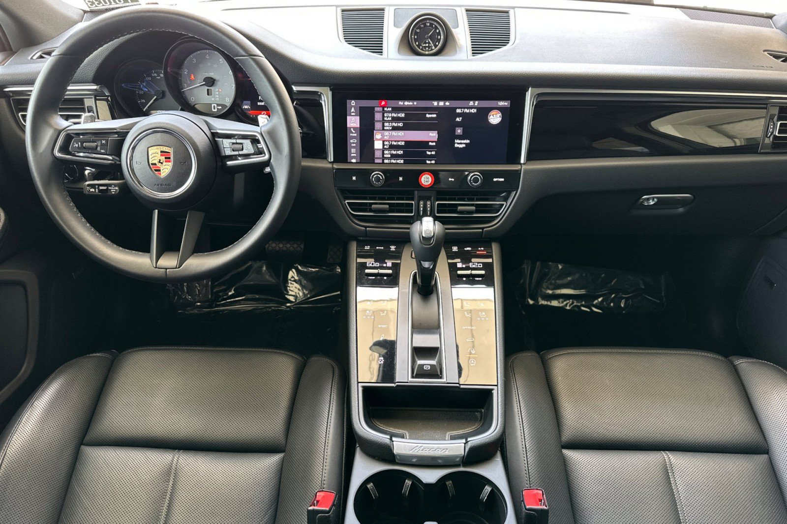 Certified 2024 Porsche Macan S AWD/4WD image 6