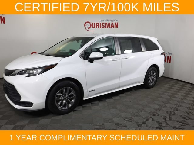 Used 2021 Toyota Sienna LE FWD image 3
